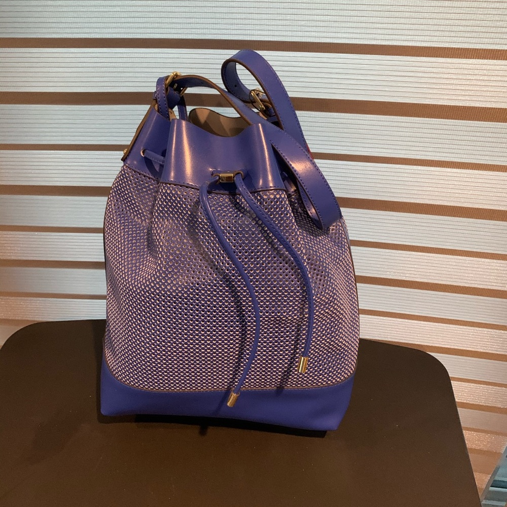 VINCE CAMUTO Blue Drawstring Leather Bag w/ Pouch